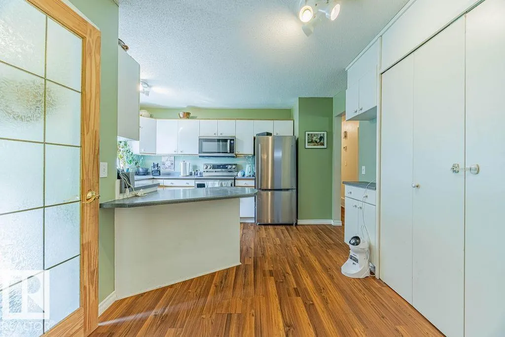 18 GLAMORGAN DR