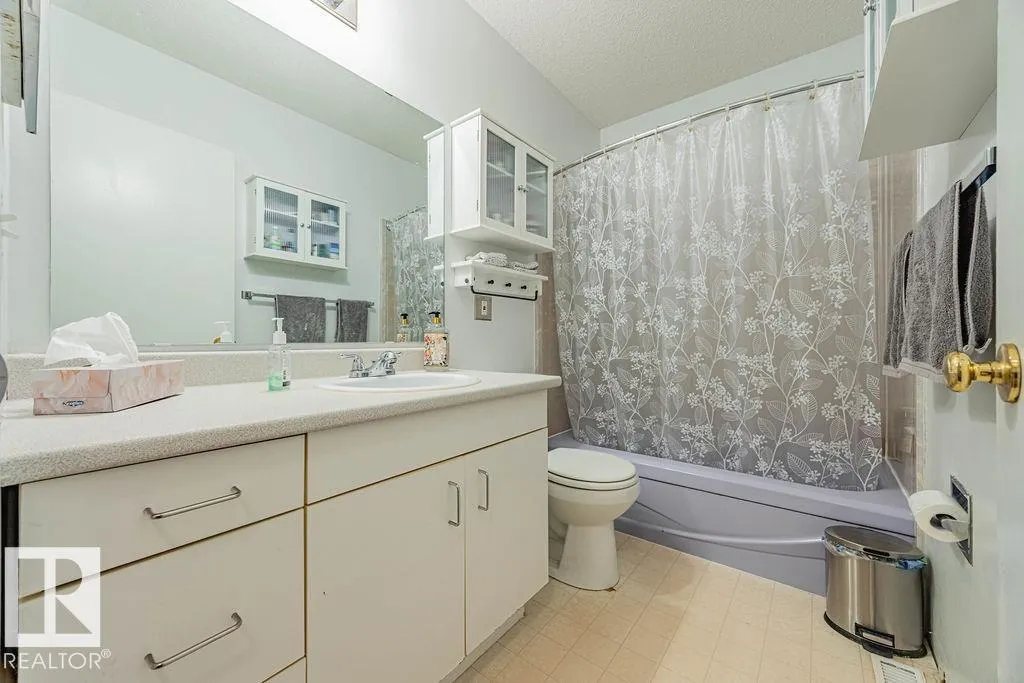 18 GLAMORGAN DR