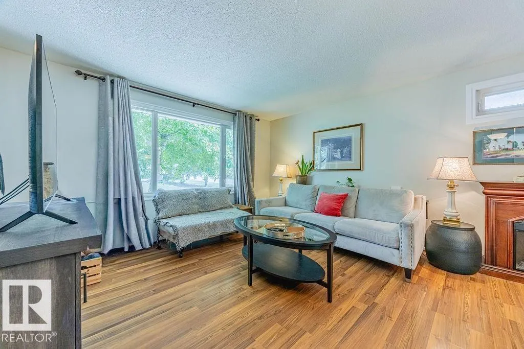 18 GLAMORGAN DR