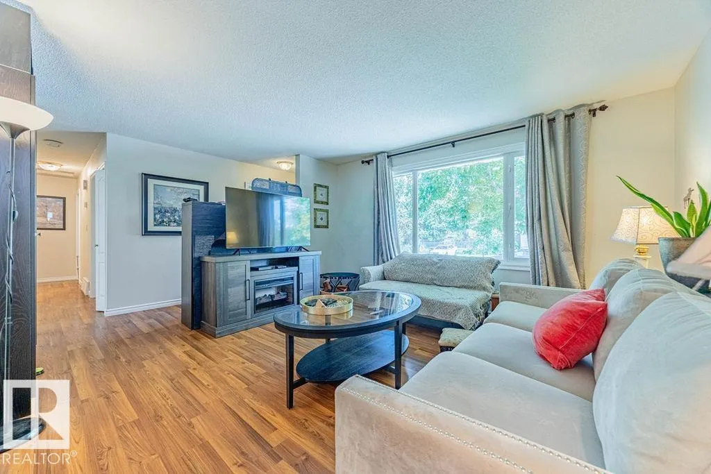 18 GLAMORGAN DR