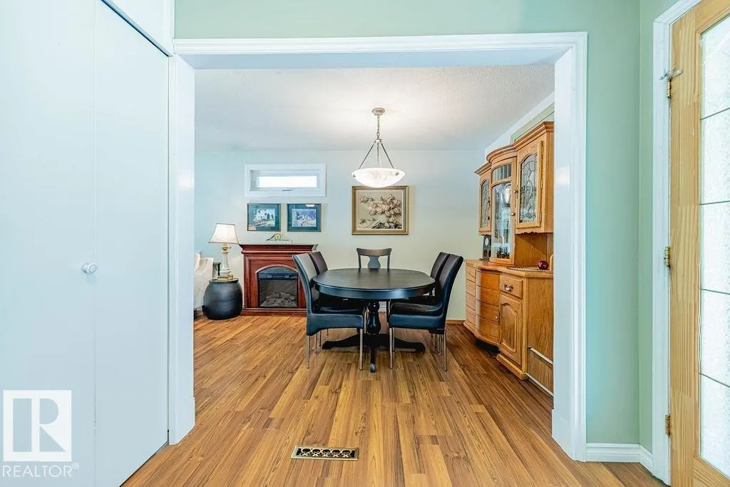 18 GLAMORGAN DR