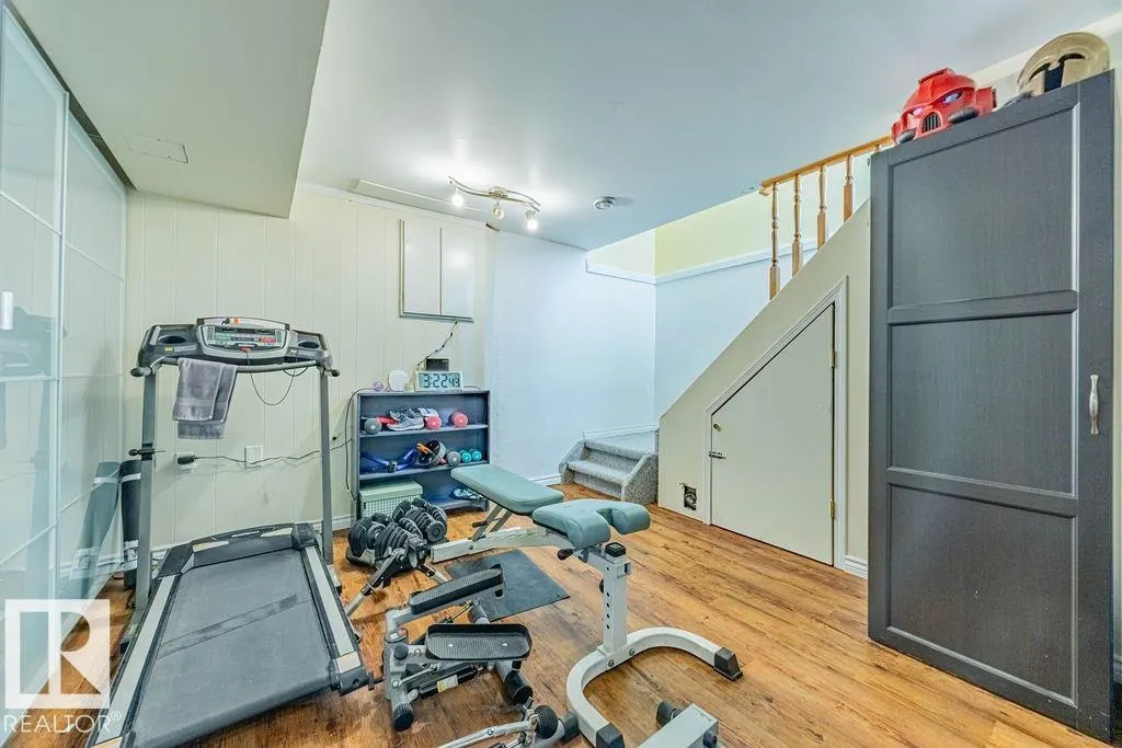 18 GLAMORGAN DR