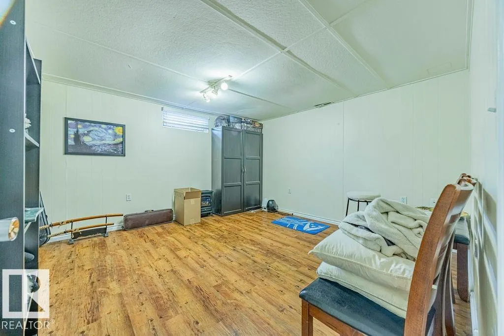 18 GLAMORGAN DR