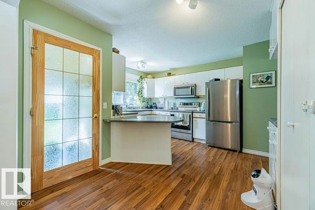 18 GLAMORGAN DR