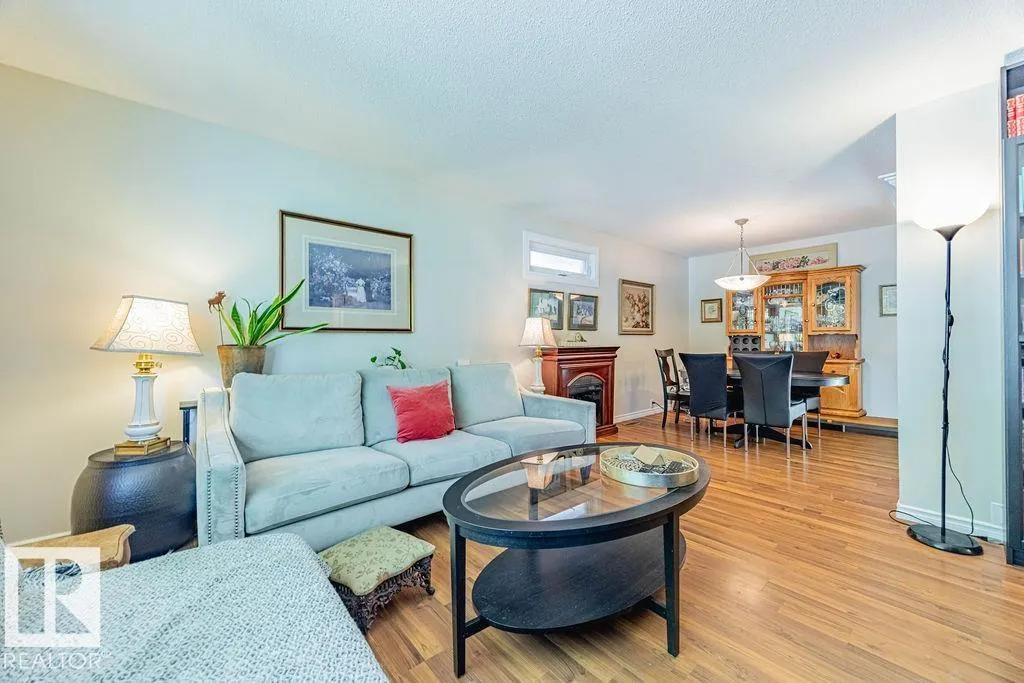 18 GLAMORGAN DR