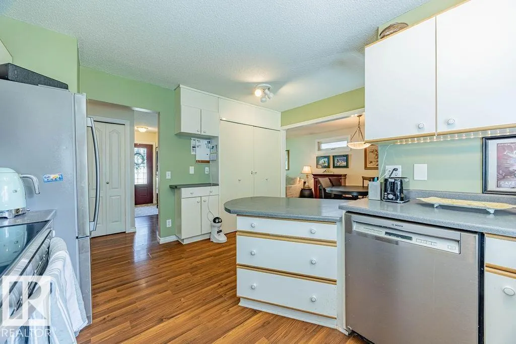 18 GLAMORGAN DR