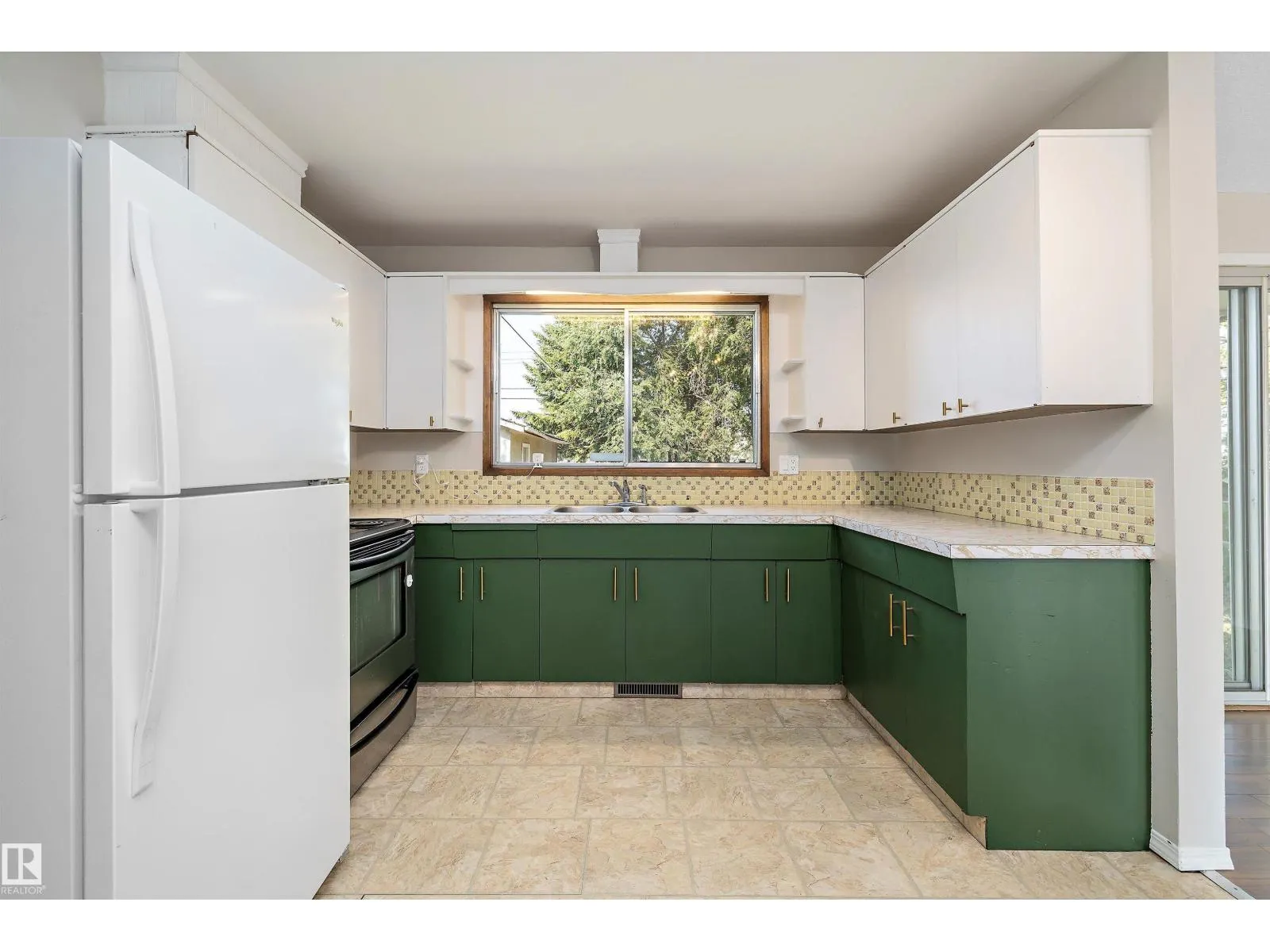 3412 114 AV NW