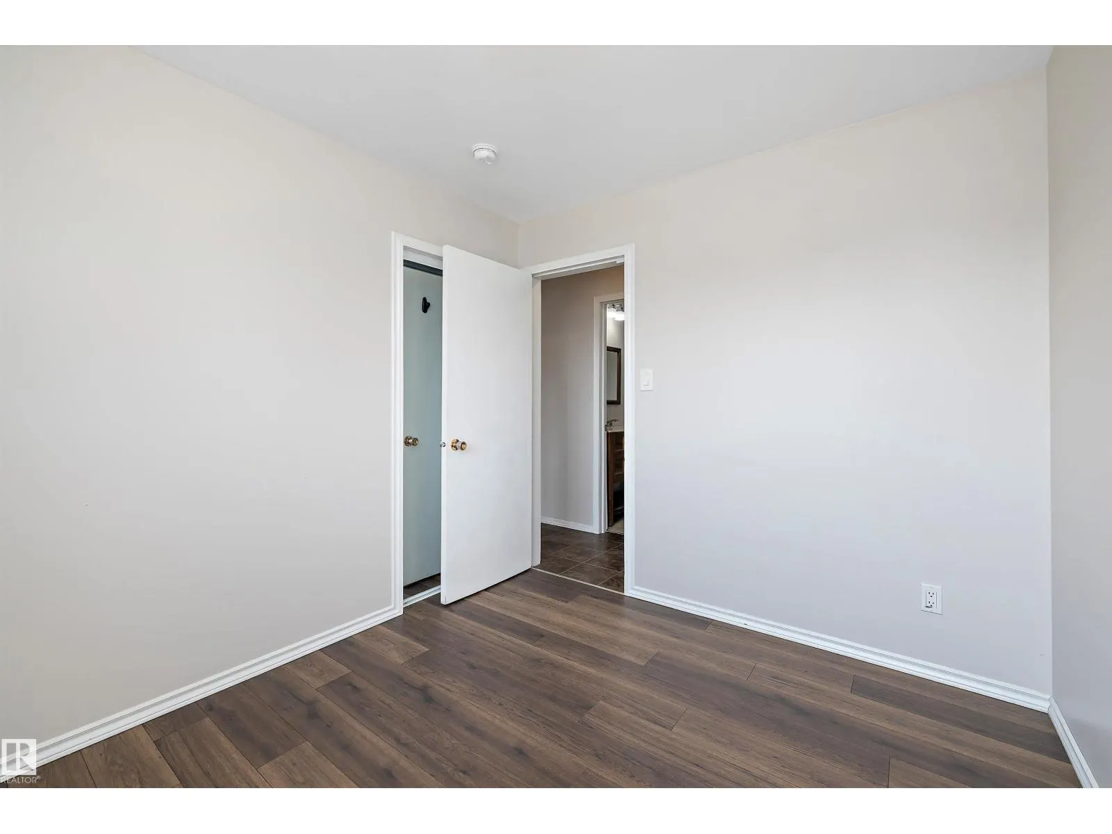 3412 114 AV NW