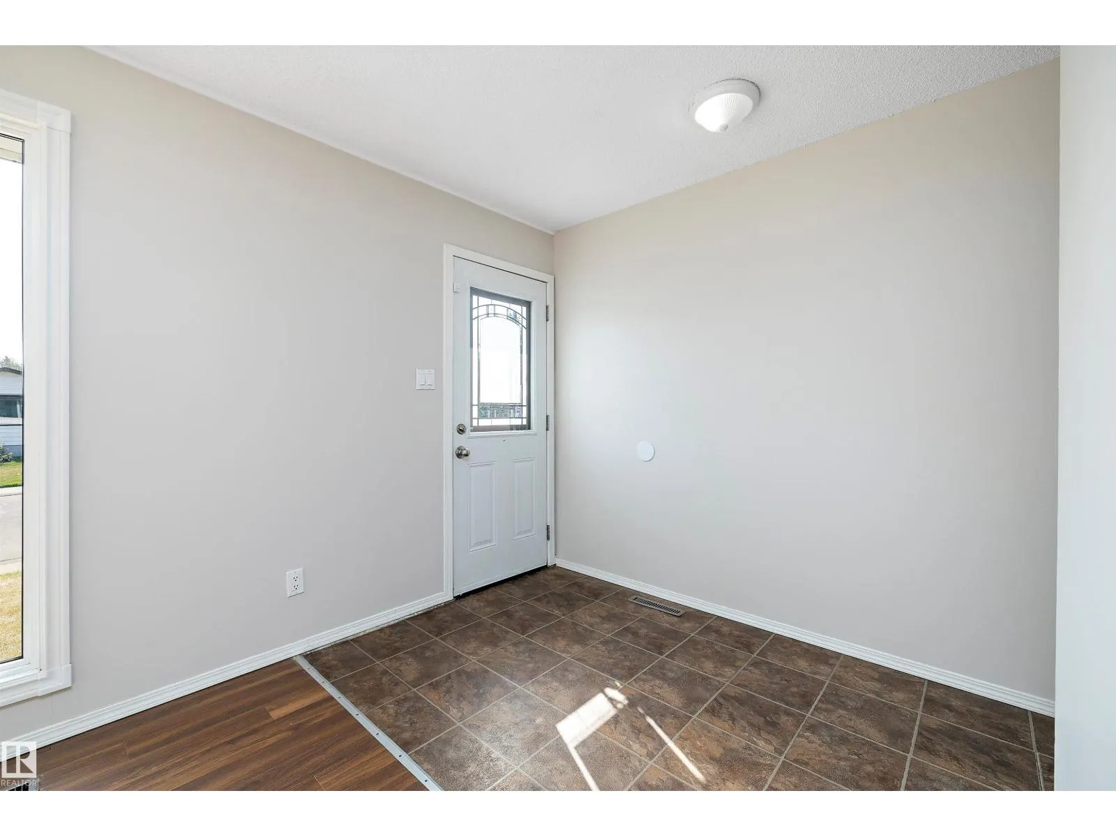 3412 114 AV NW