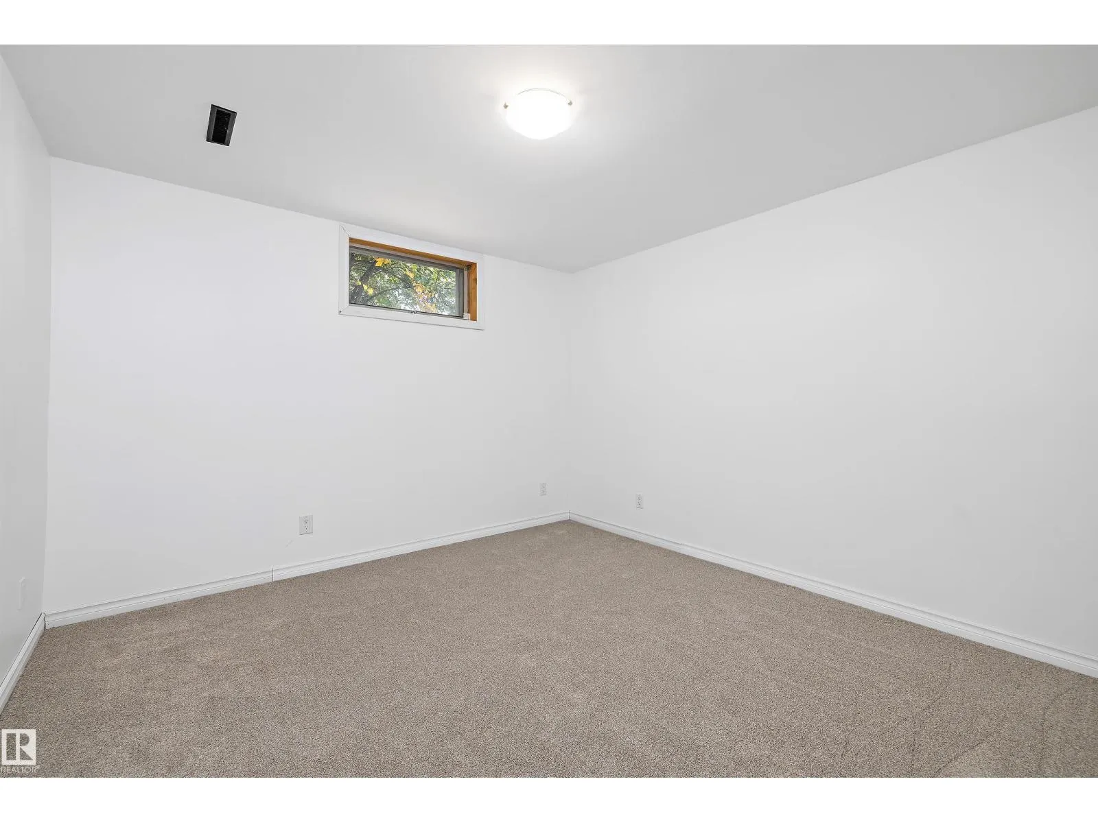 3412 114 AV NW