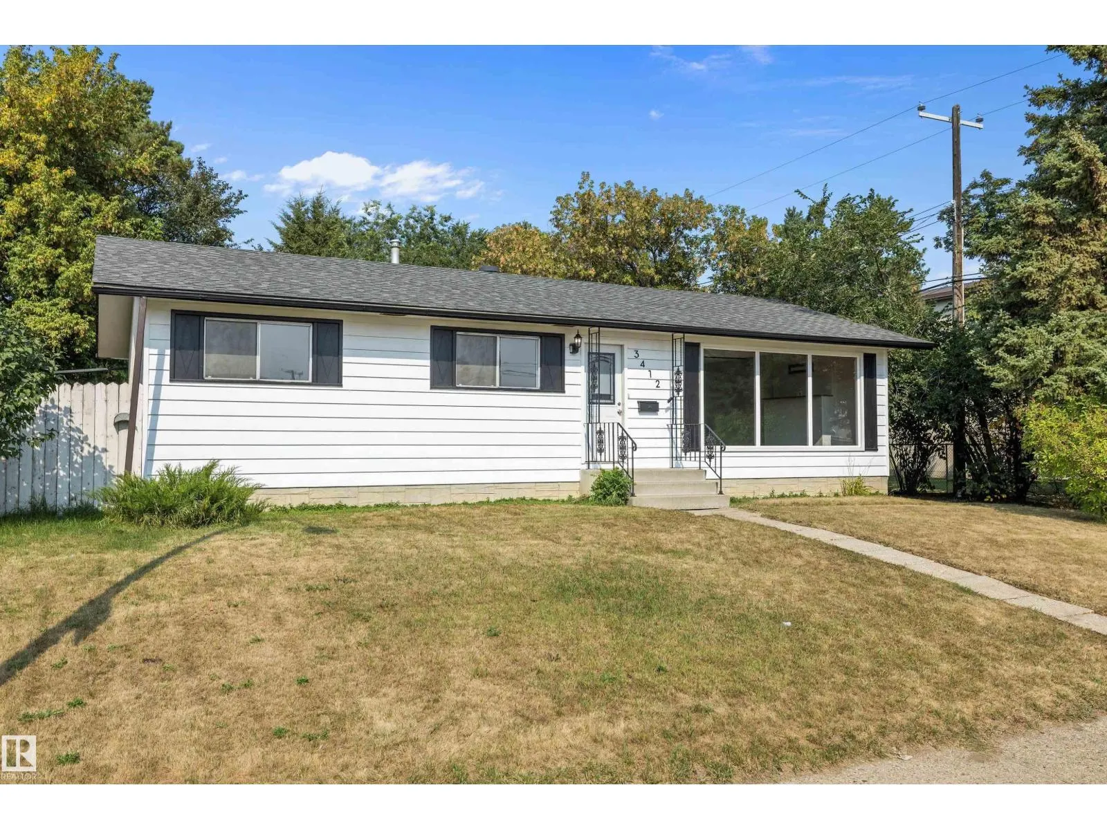 3412 114 AV NW