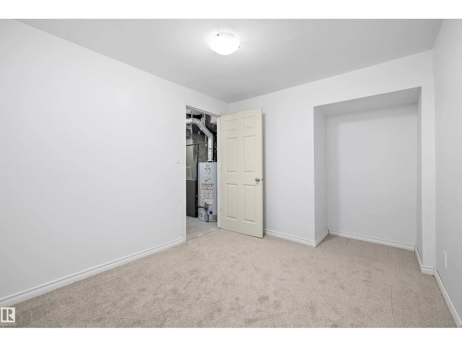 3412 114 AV NW