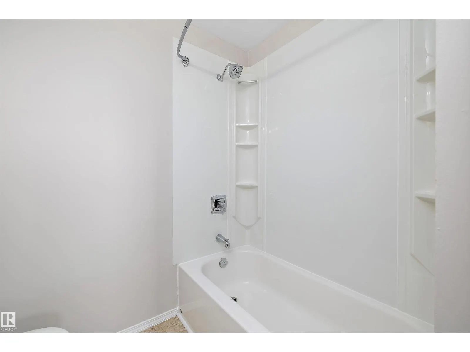 3412 114 AV NW