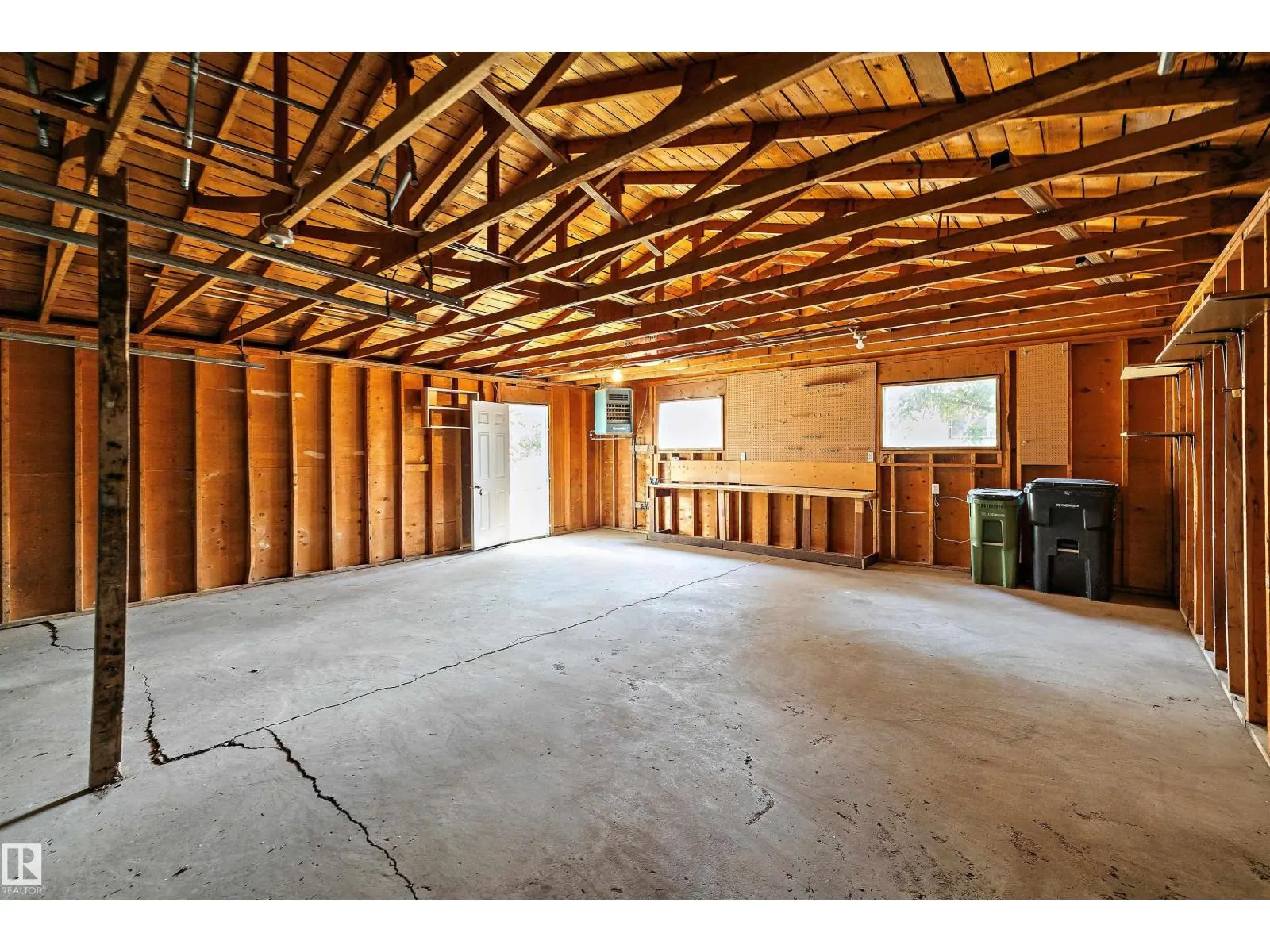 3412 114 AV NW
