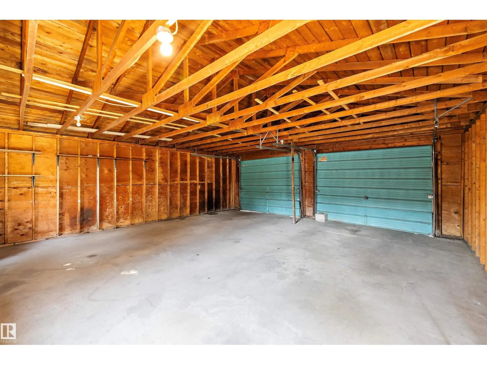 3412 114 AV NW