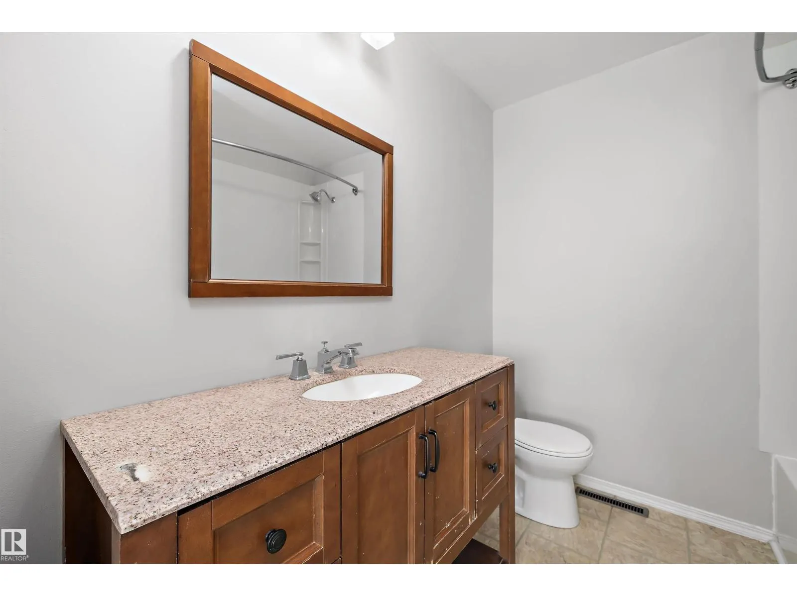 3412 114 AV NW