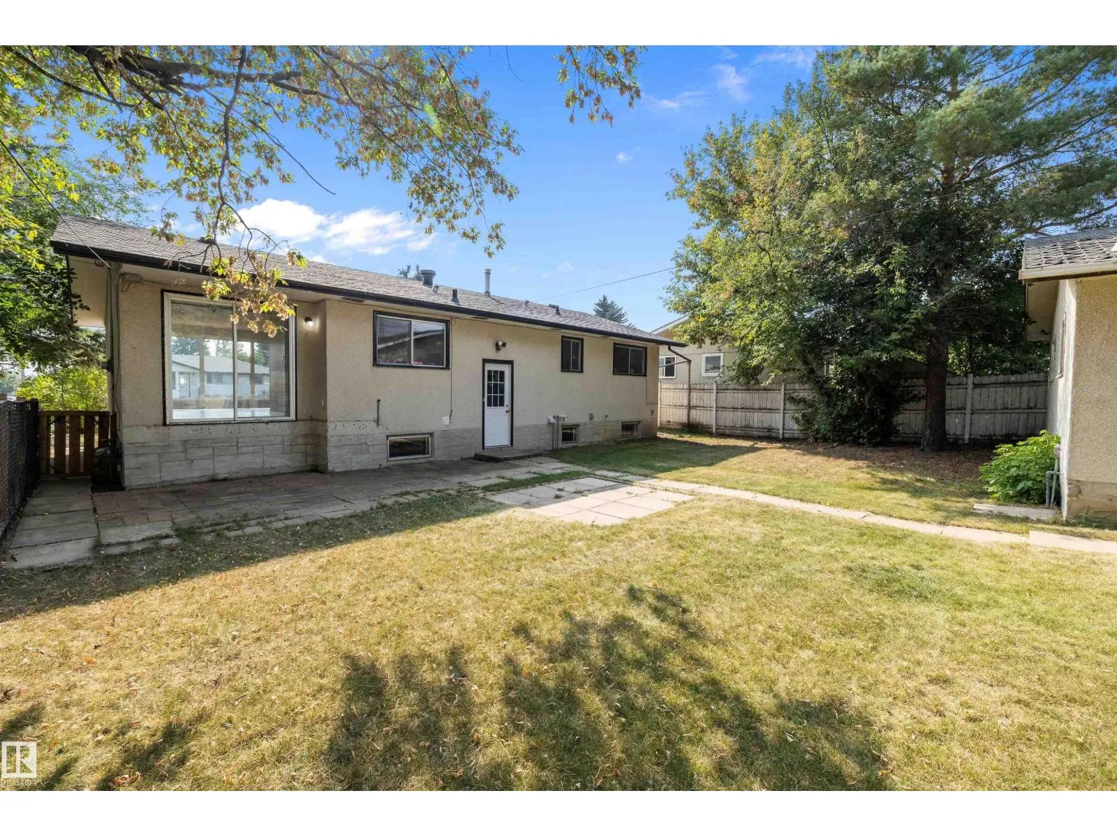 3412 114 AV NW