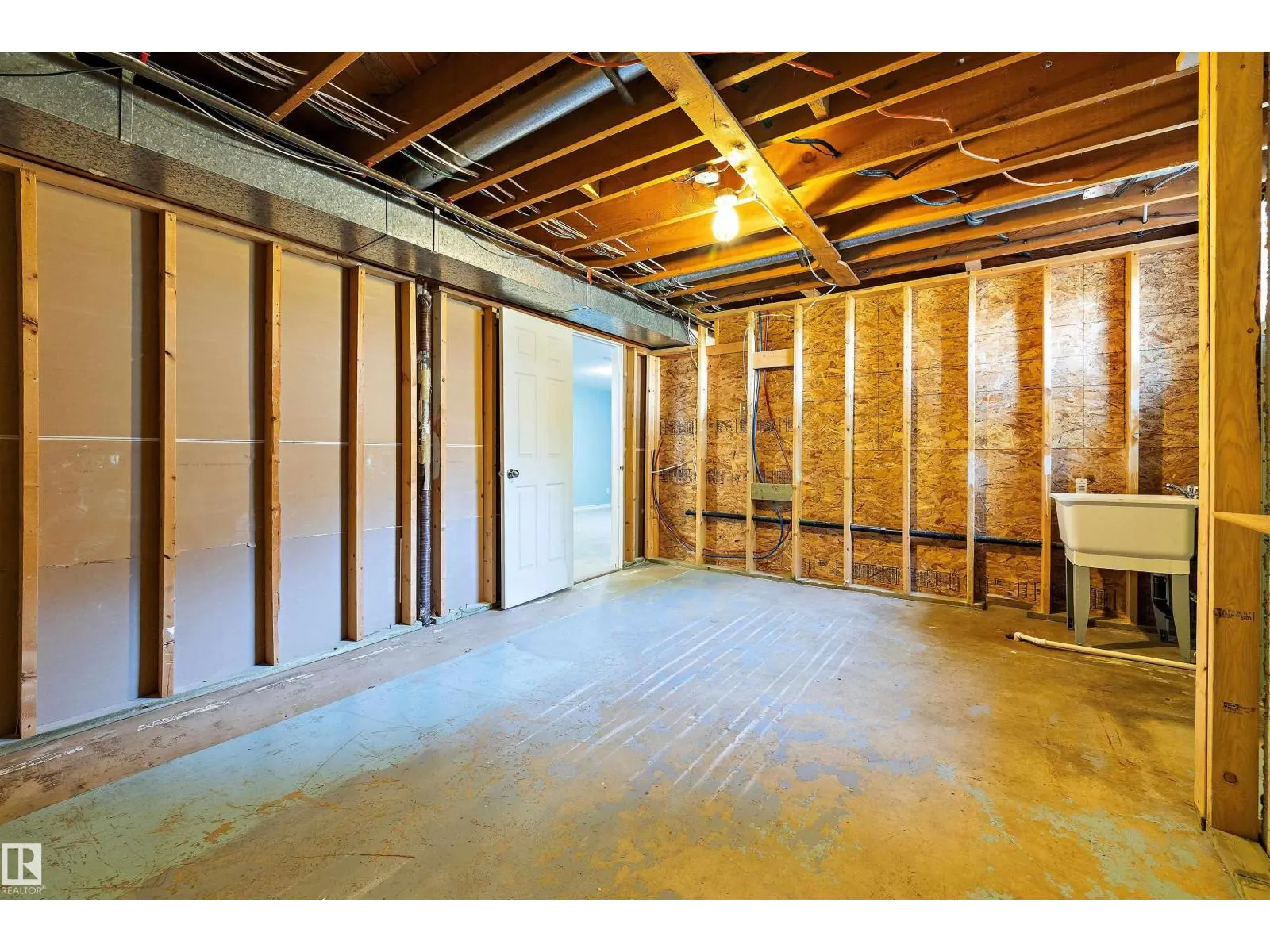 3412 114 AV NW