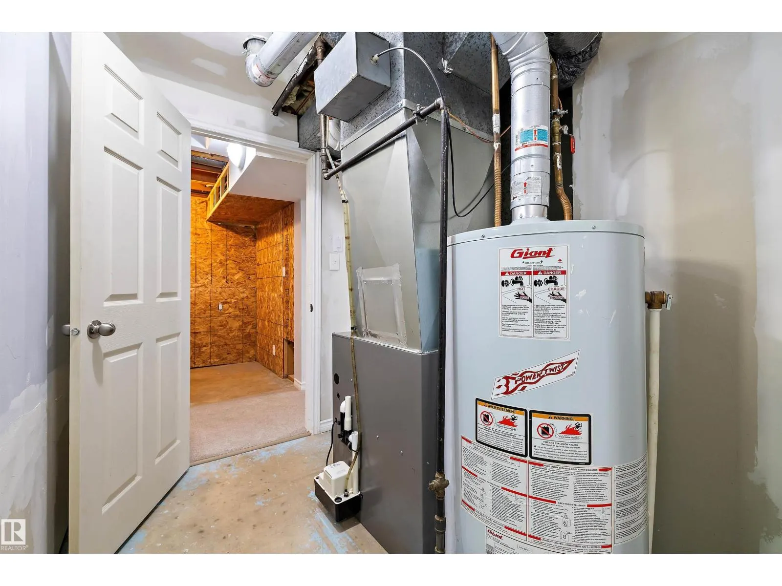 3412 114 AV NW