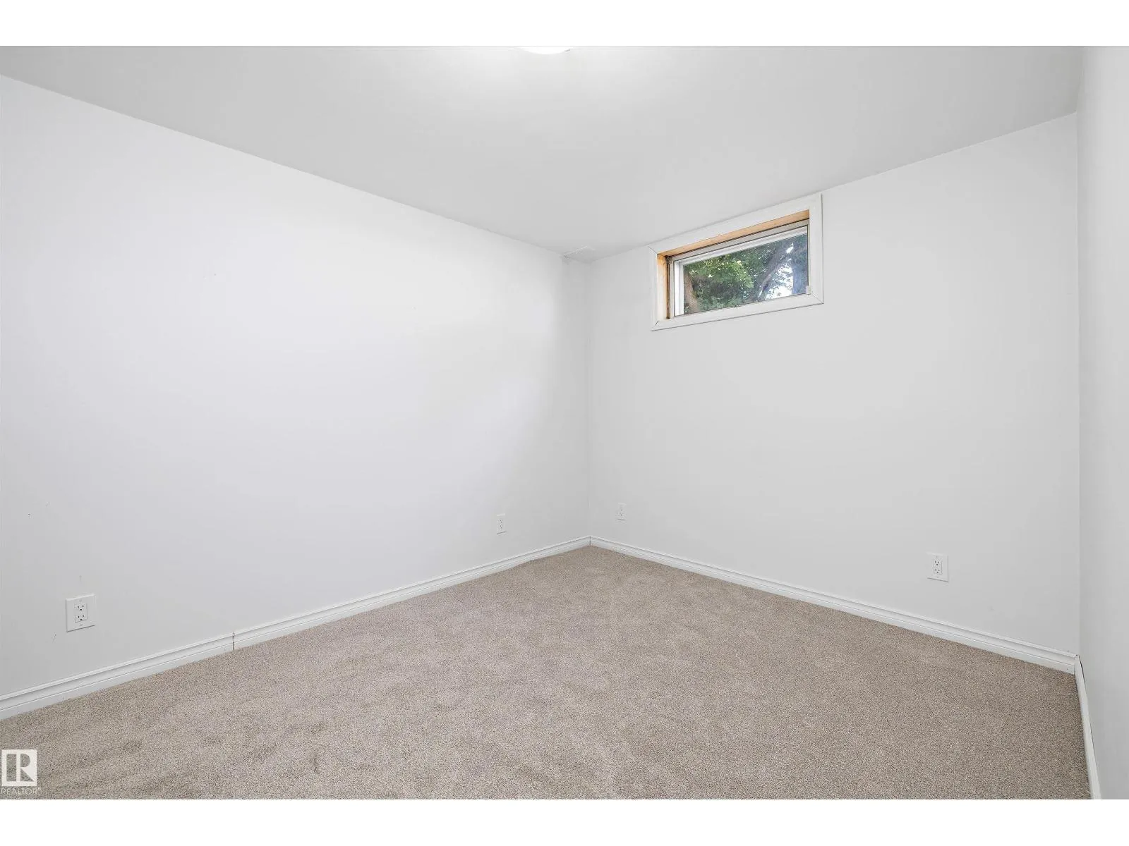 3412 114 AV NW