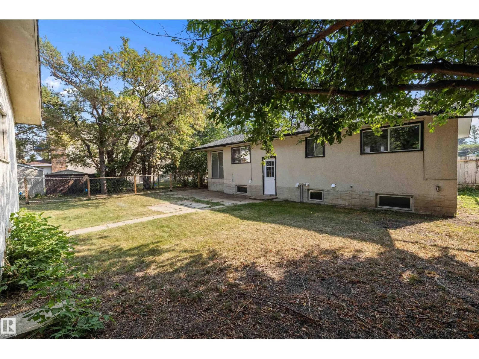 3412 114 AV NW