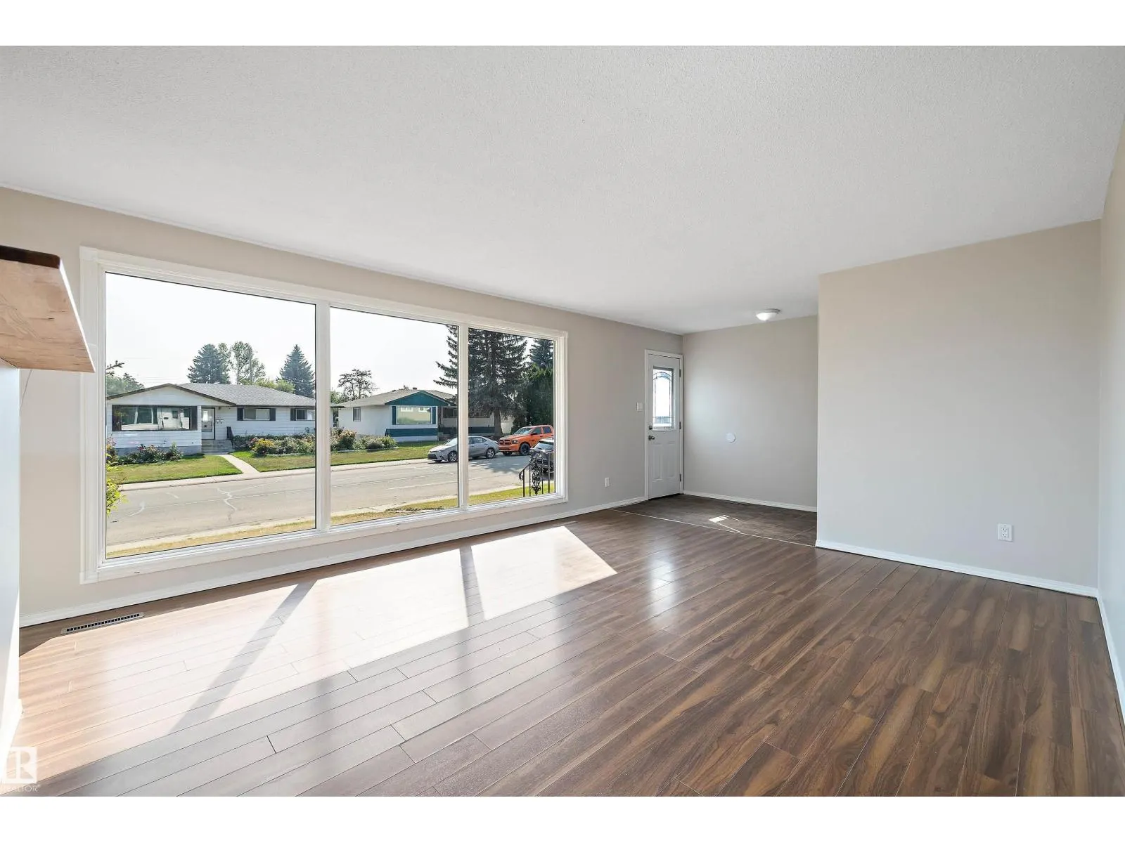 3412 114 AV NW