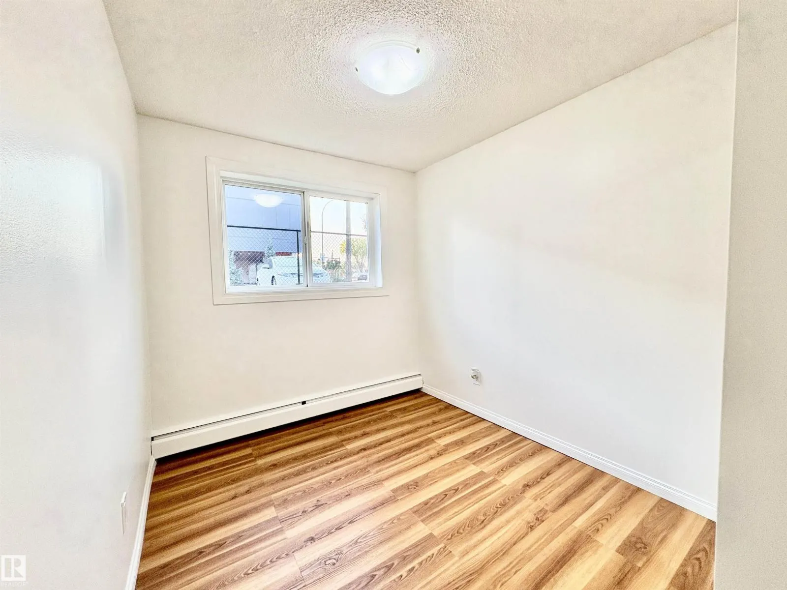 #104 11040 129 ST NW