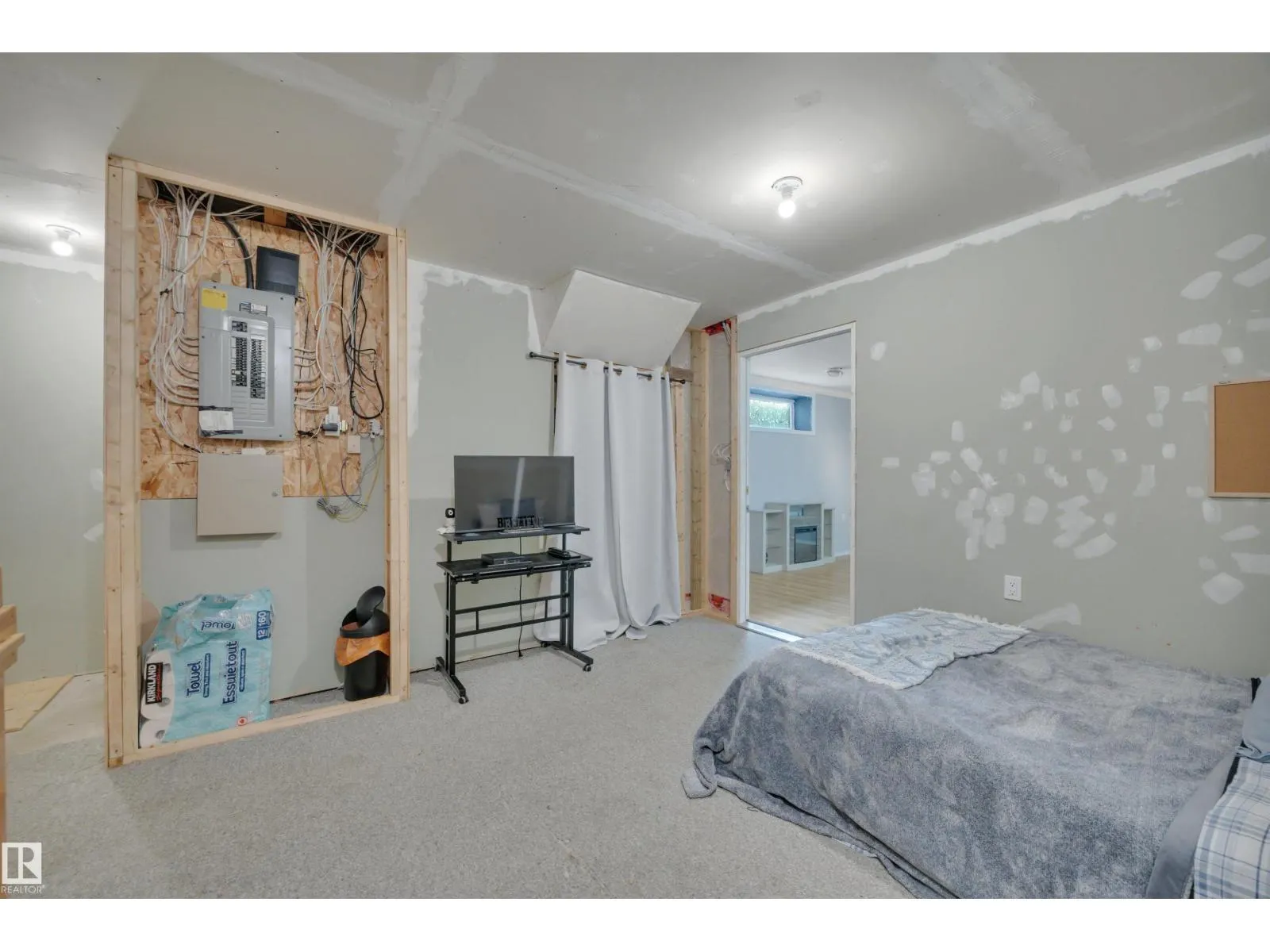 778 HIGHWOOD BV