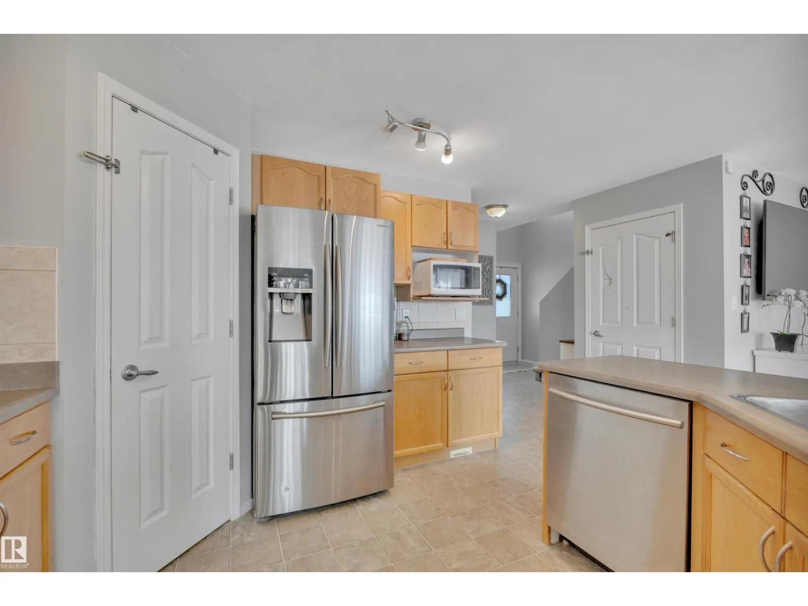 778 HIGHWOOD BV