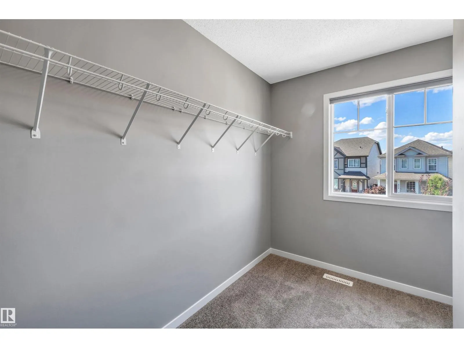 4051 CHAPPELLE GR SW