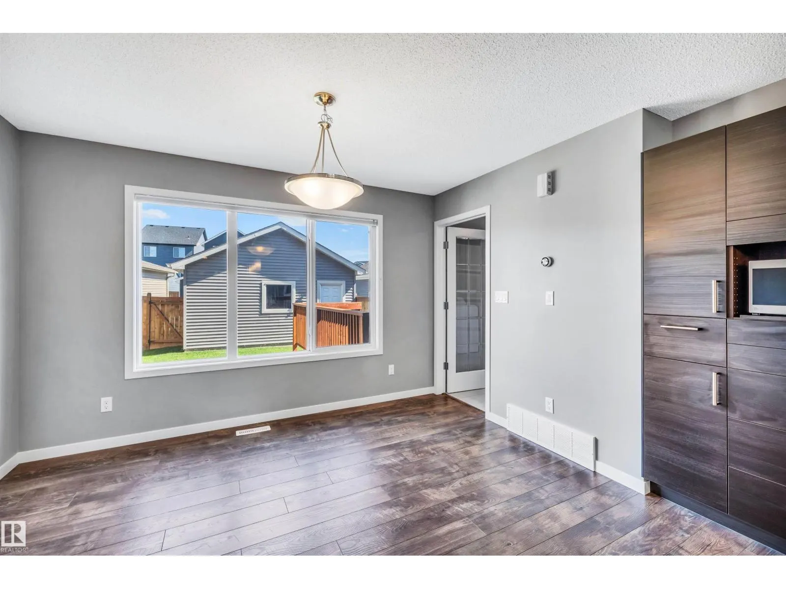 4051 CHAPPELLE GR SW