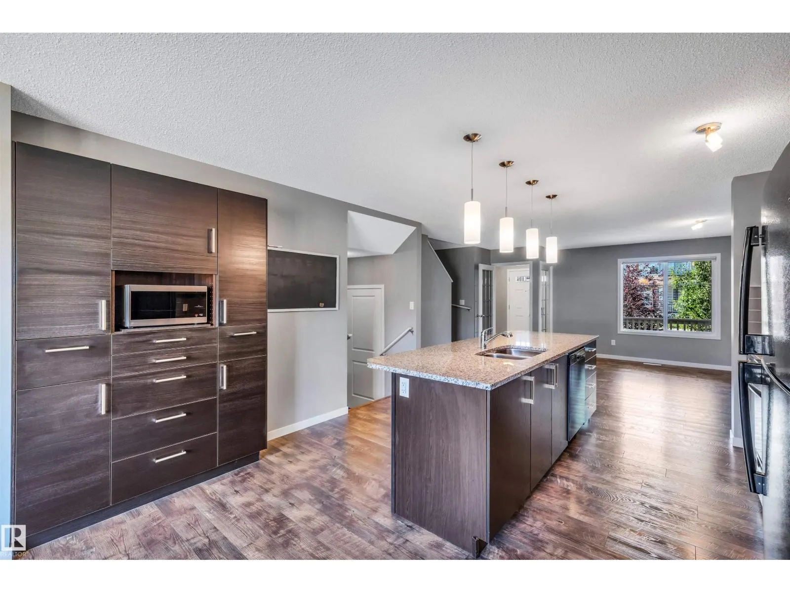 4051 CHAPPELLE GR SW