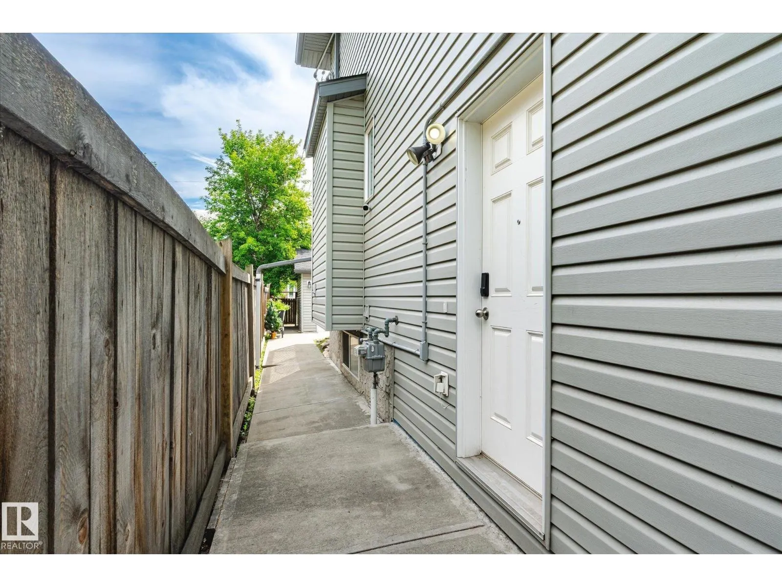 12727 123A ST NW