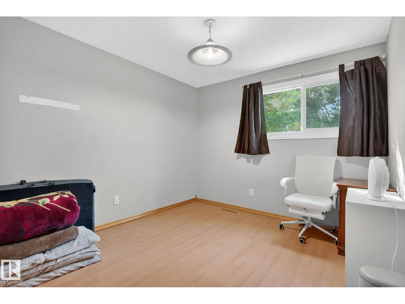 5741 144 AV NW
