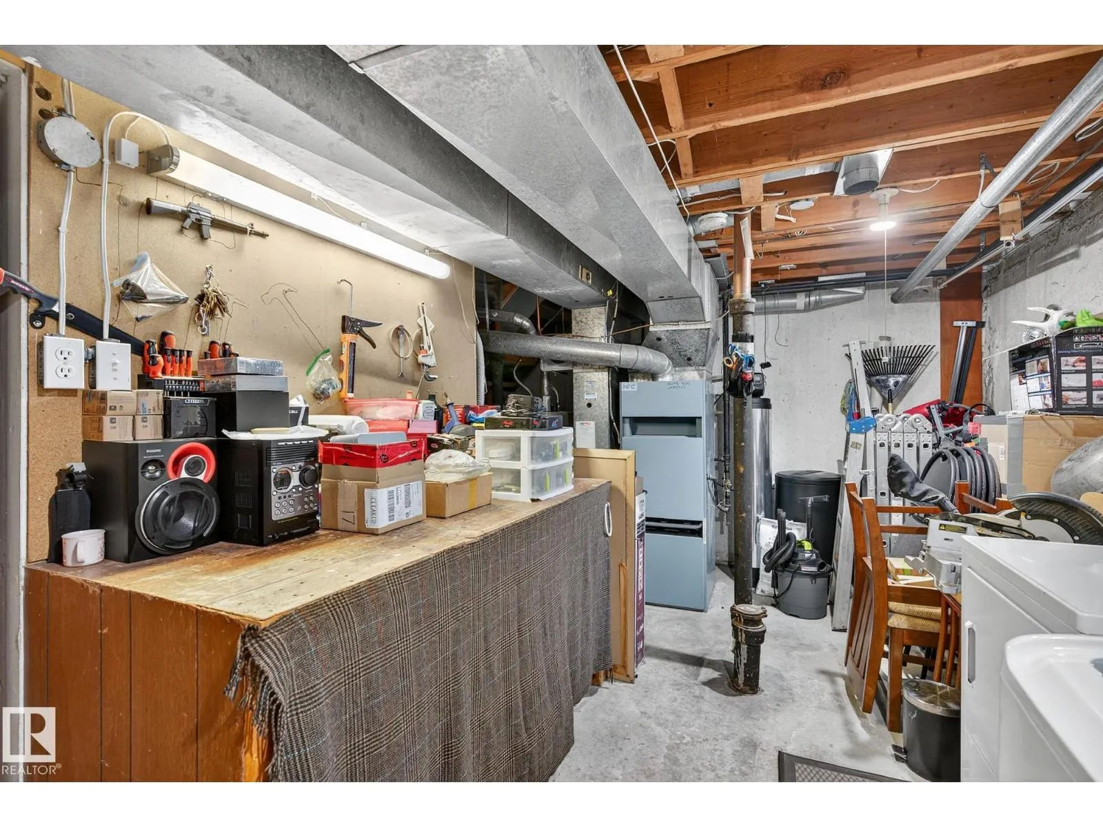 5741 144 AV NW