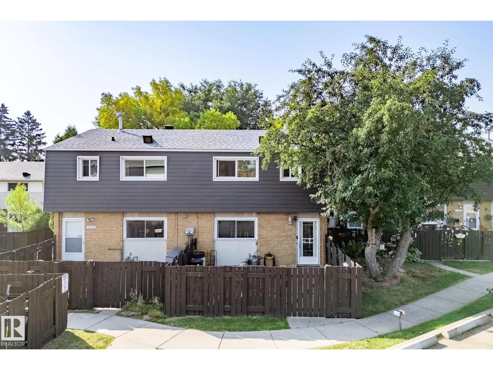 5741 144 AV NW