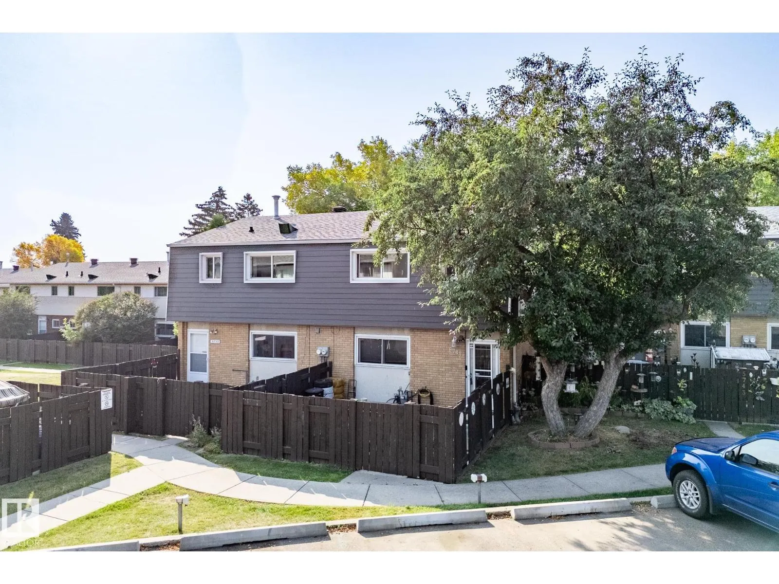 5741 144 AV NW