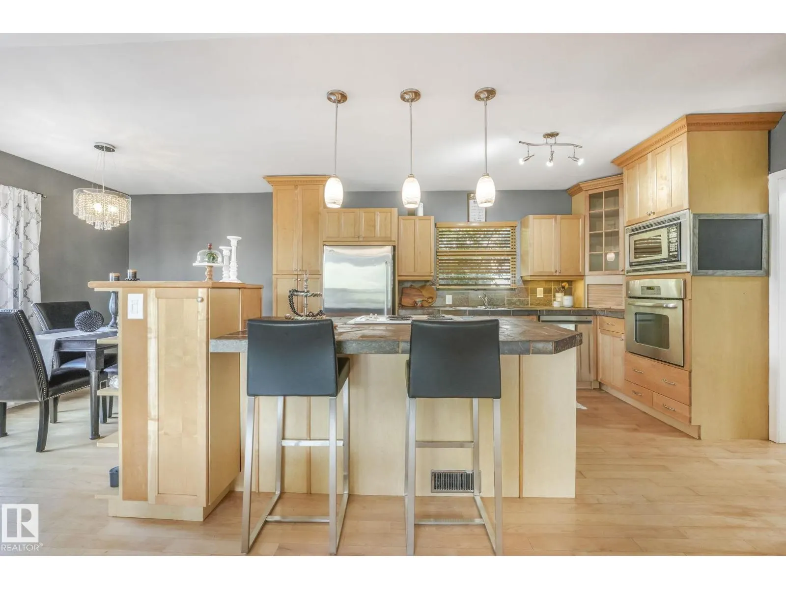 41 Balmoral DR