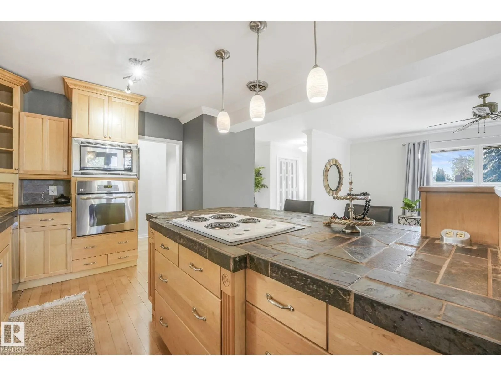 41 Balmoral DR