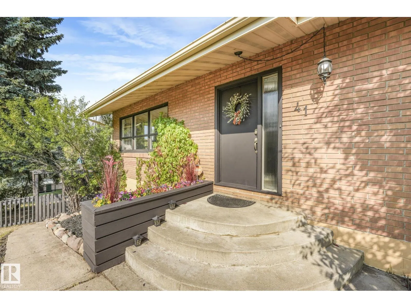 41 Balmoral DR
