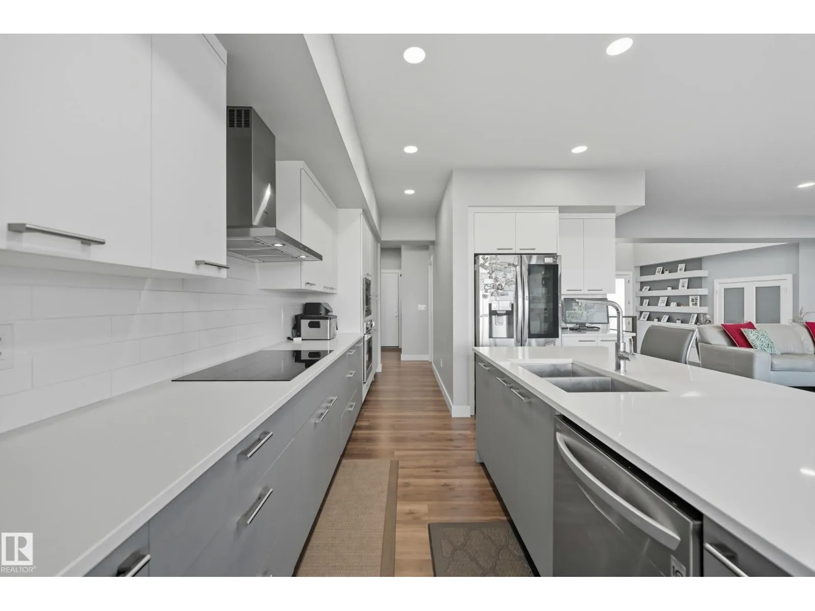 1487 HOWES CR SW