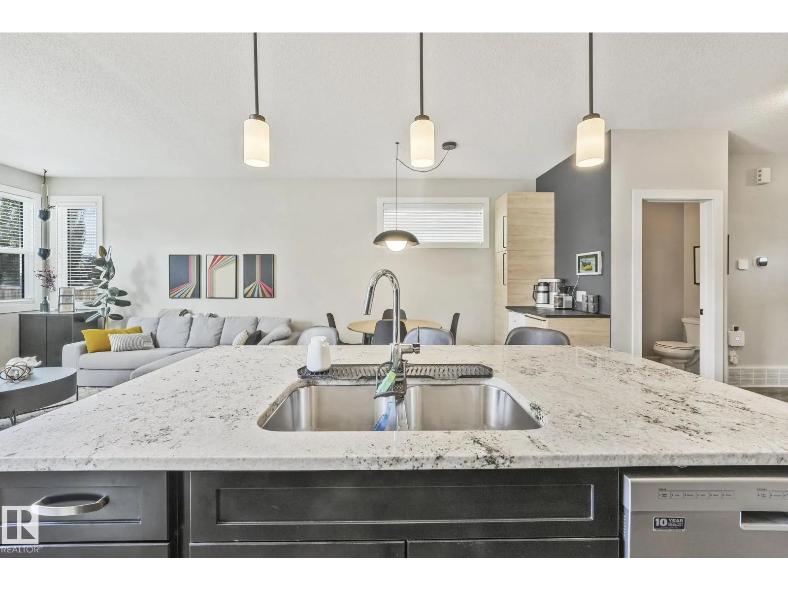 127 AMBERLEY WY