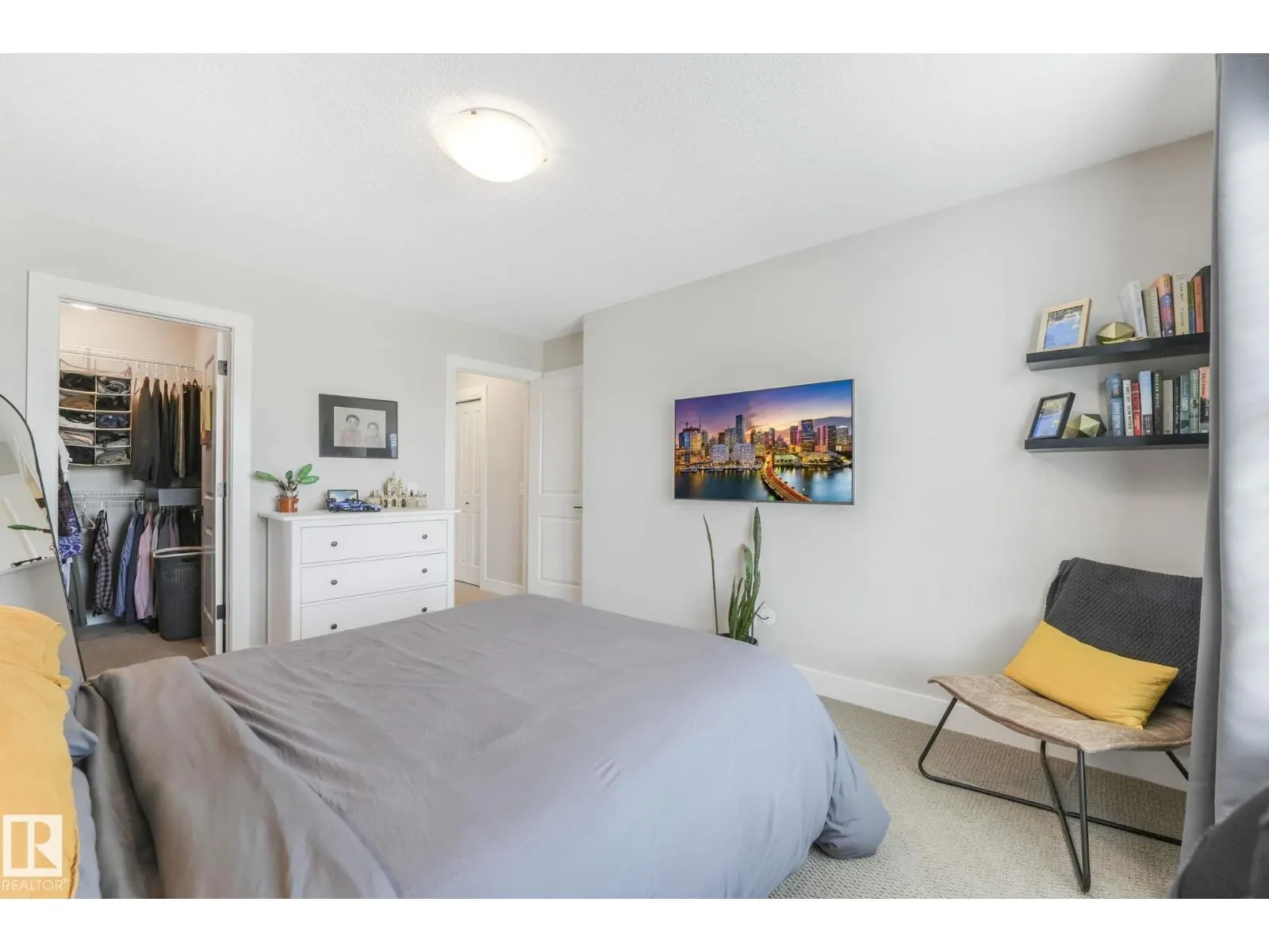 127 AMBERLEY WY