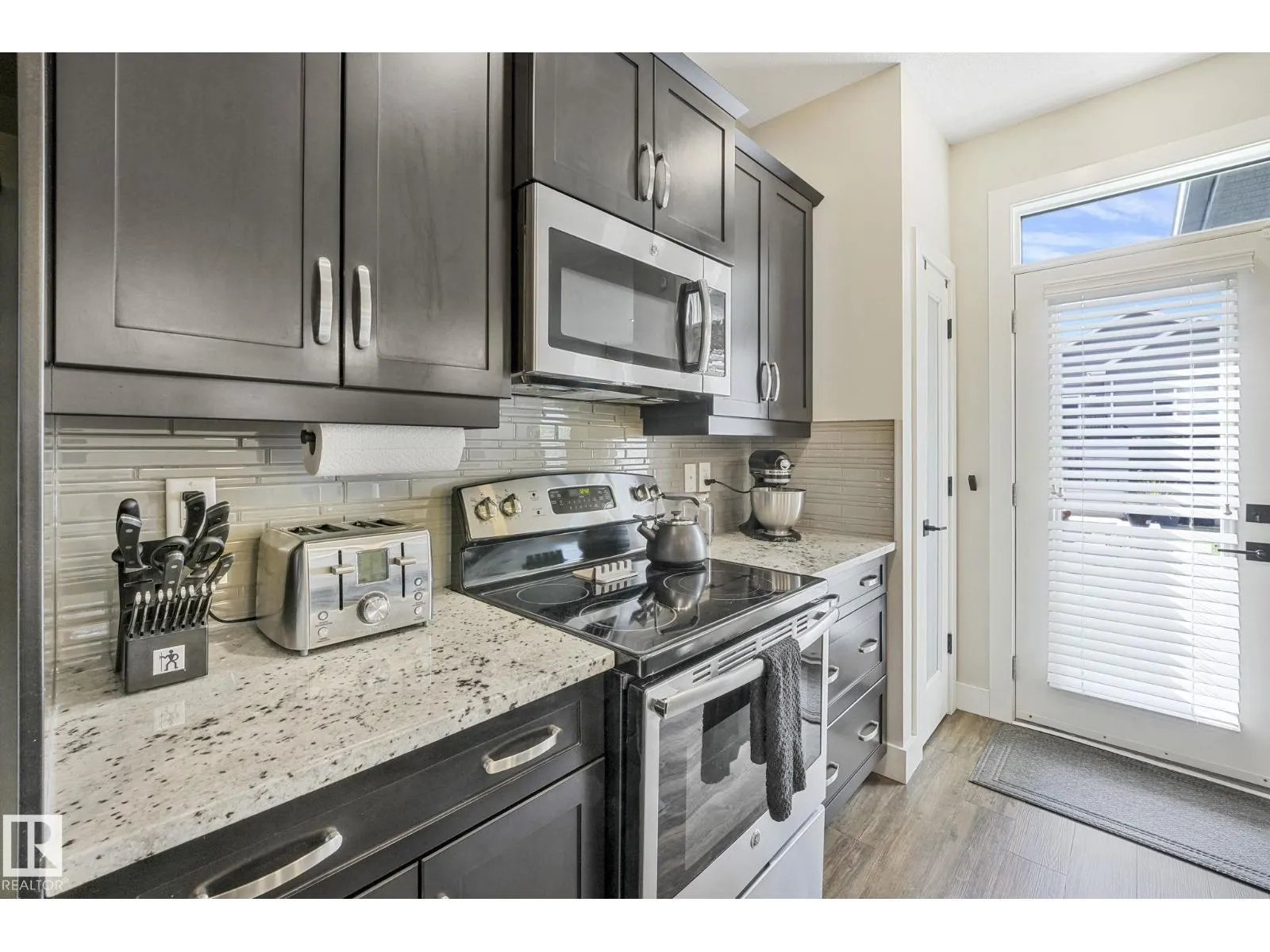127 AMBERLEY WY
