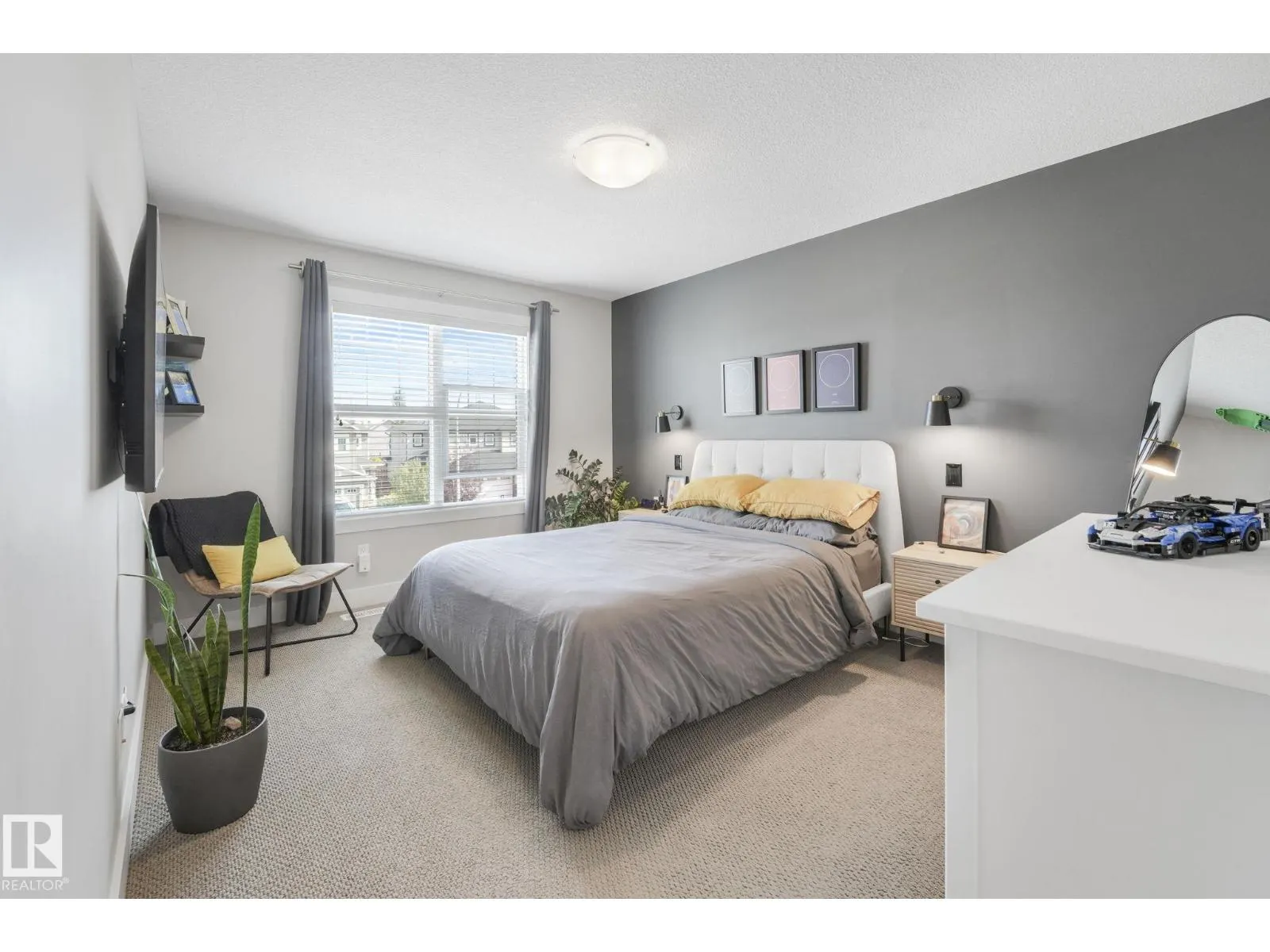 127 AMBERLEY WY