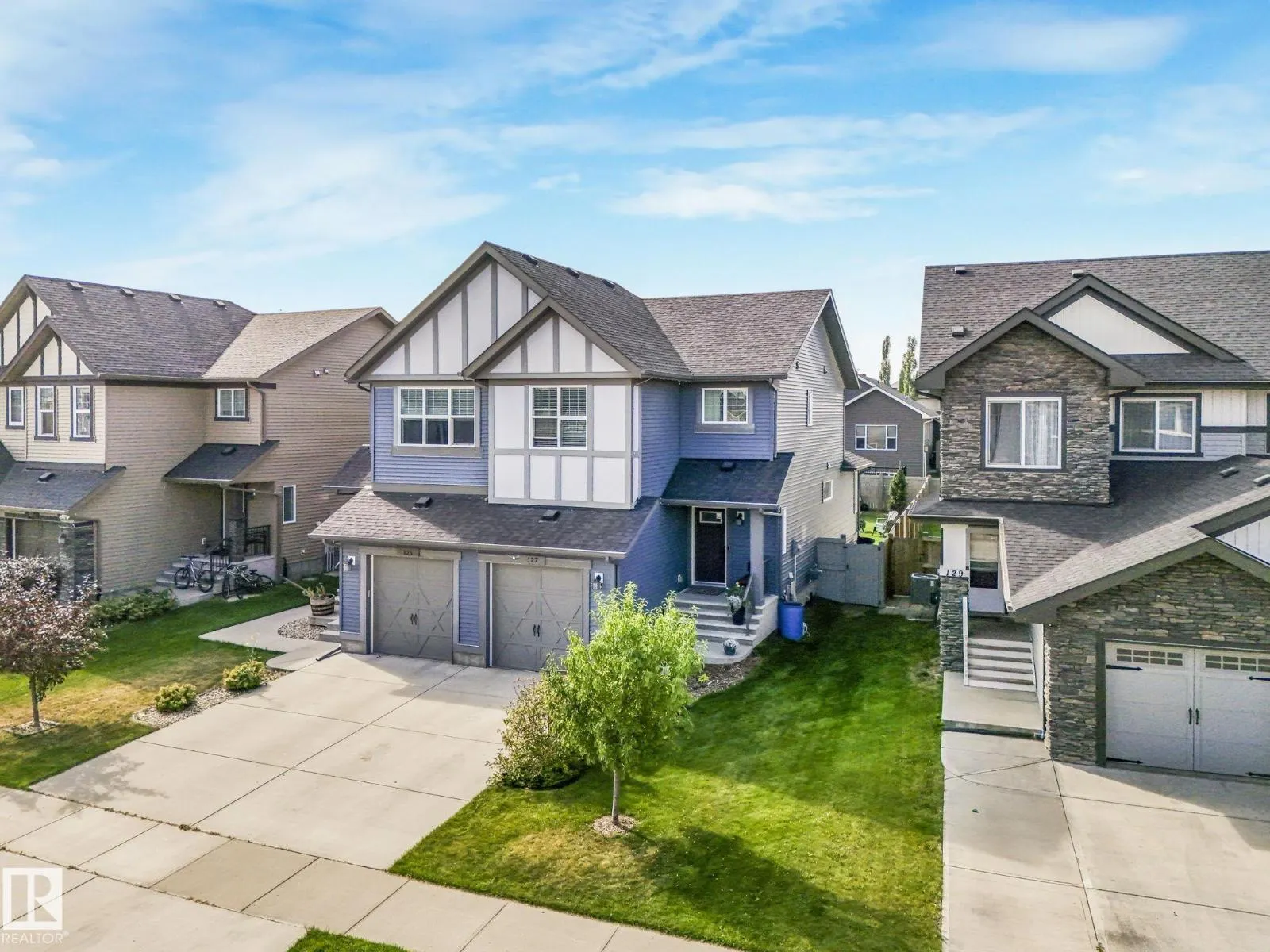 127 AMBERLEY WY