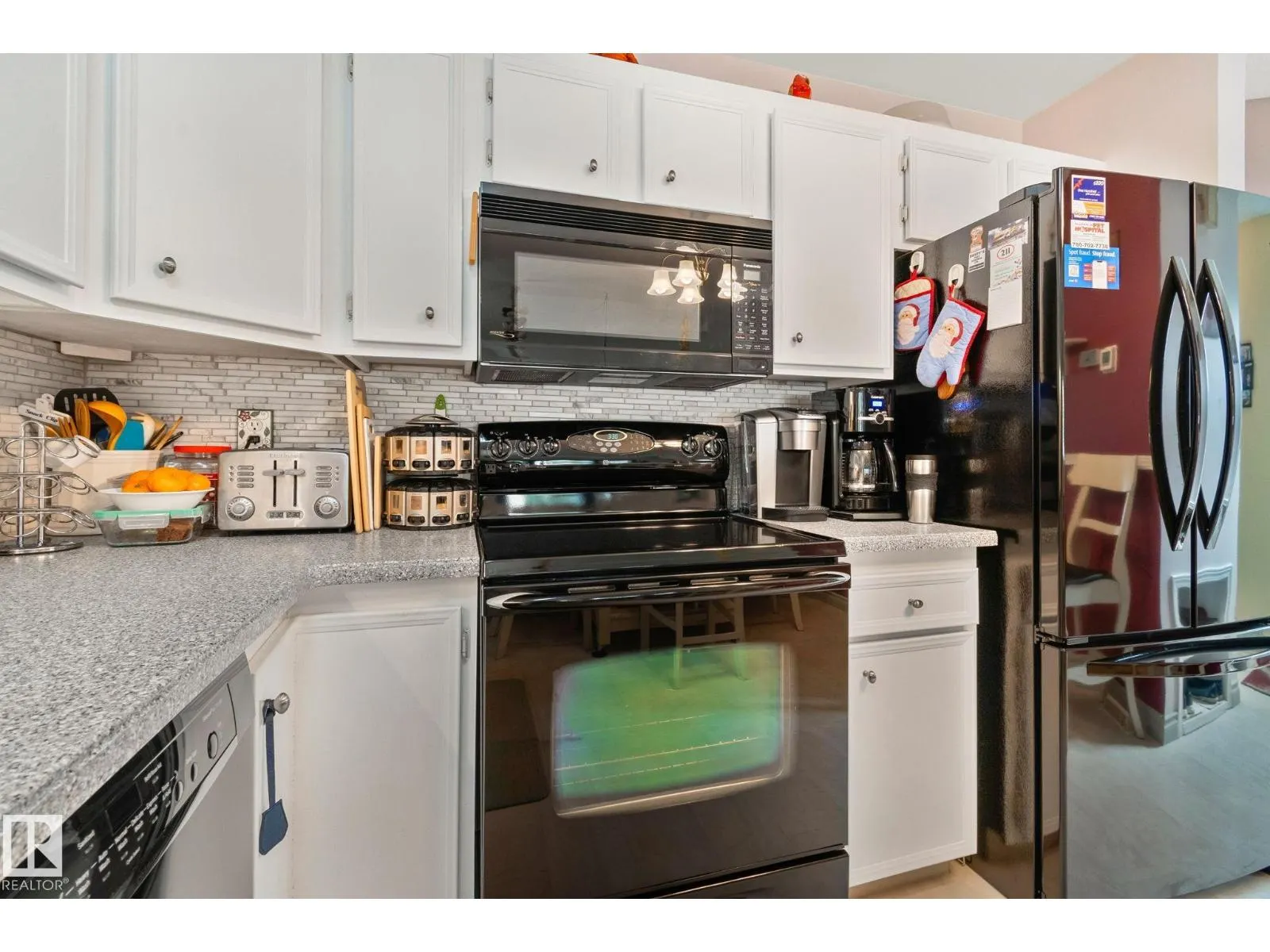 2013 108 ST NW