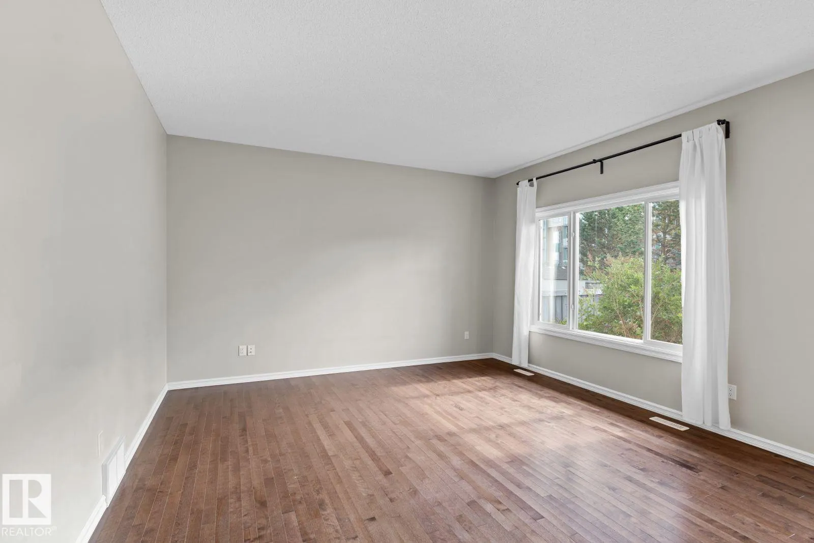 716 ADAMS WY SW