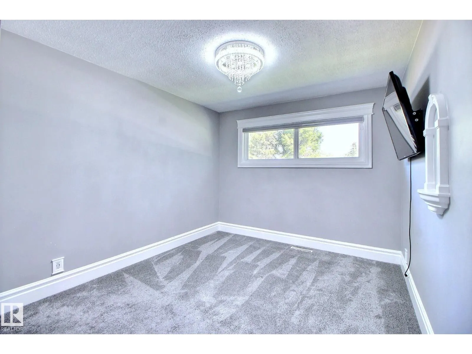8811 130A AV NW