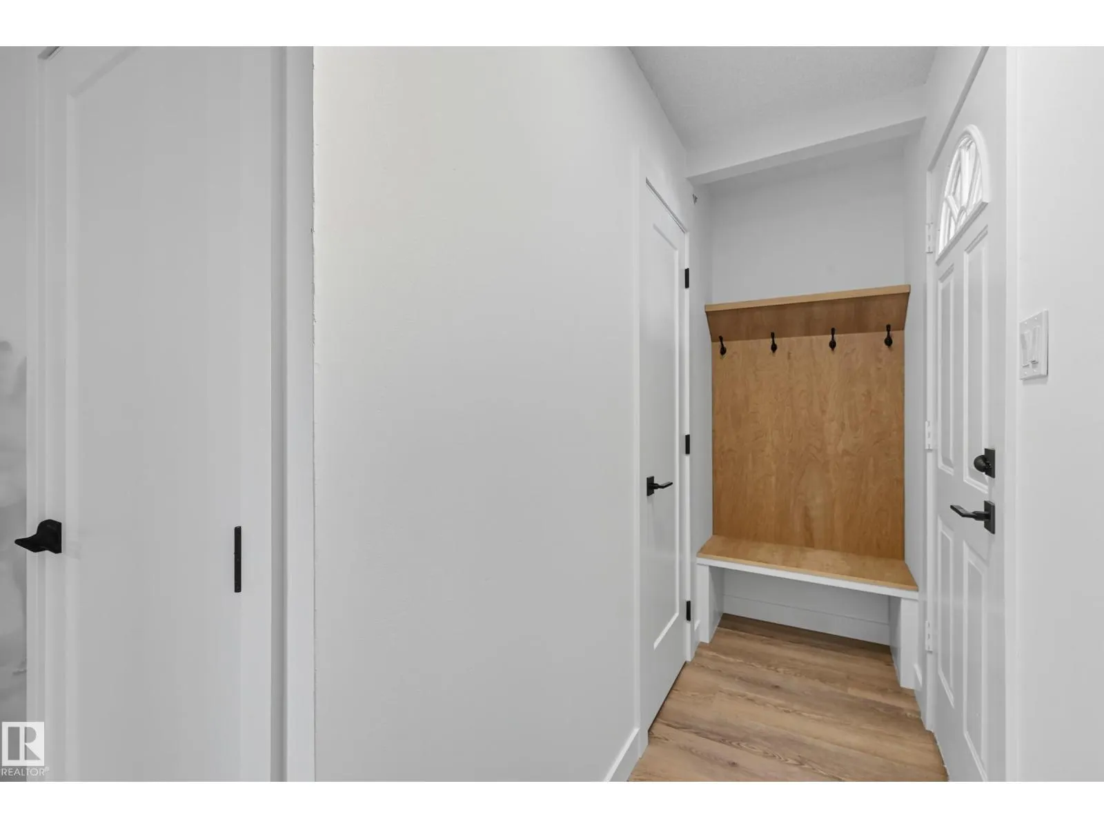 118 PRIMROSE GARDENS NW